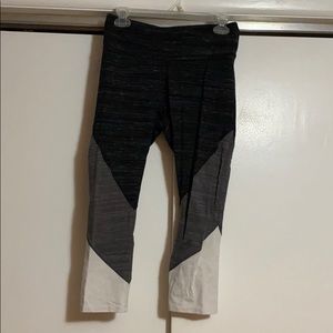 Tri color cropped leggings